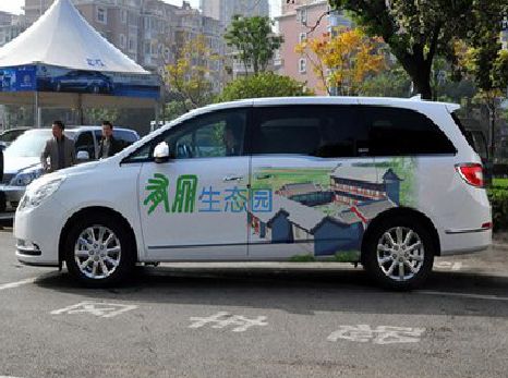 嘉鱼户外车贴喷绘如何保持效果?